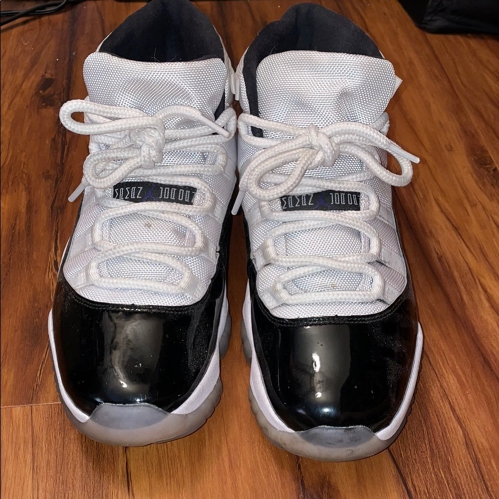 Air Jordan Retro 11 Concord Size 9
